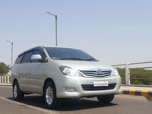 Toyota Innova 2.5 G4 8 STR, 2006, Diesel MT for sale in Dhule