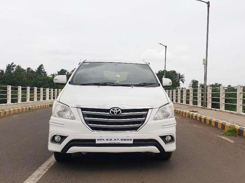 Toyota Innova 2.5 V 8 STR, 2014, Diesel MT in Dhule