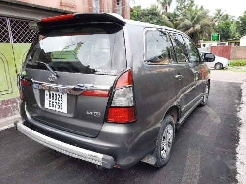 Toyota Innova 2.5 E 8 STR, 2014, Diesel MT in Siliguri