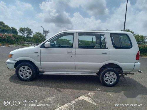 Used 2015 Chevrolet Tavera MT for sale in Anand