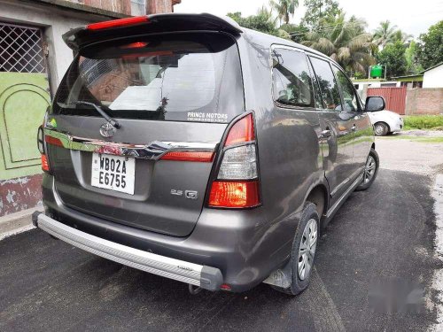 Toyota Innova 2.5 E 8 STR, 2014, Diesel MT in Siliguri