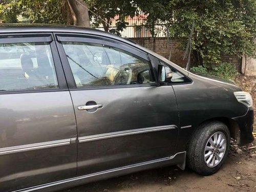 Toyota Innova 2.0 V, 2012, Diesel MT in Sirsa