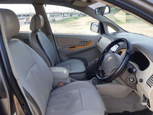 Toyota Innova 2.5 V 8 STR, 2011, Diesel MT in Ahmedabad