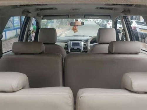 Toyota Innova 2.5 V 8 STR, 2014, Diesel MT in Kolkata