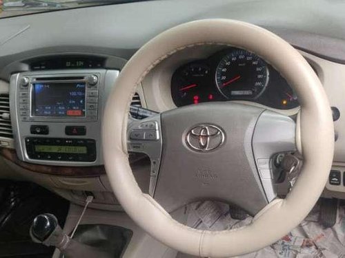 Toyota Innova 2.5 V 8 STR, 2014, Diesel MT in Kolkata