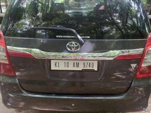 Toyota Innova 2.5 G BS IV 8 STR, 2006, Diesel MT for sale in Shoranur