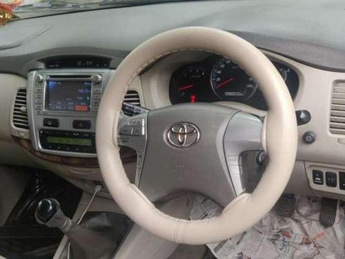 Toyota Innova 2.5 V 8 STR, 2014, Diesel MT in Kolkata