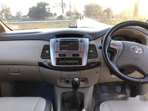 Toyota Innova 2.5 ZX 7 STR BS-IV, 2014, Diesel MT for sale in Karnal