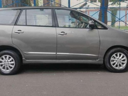 Toyota Innova 2.5 V 8 STR, 2014, Diesel MT in Kolkata