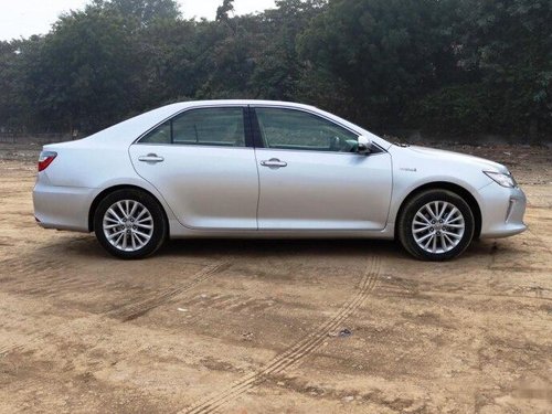 Toyota Camry Hybrid, 2015, Petrol AT for sale in New Delhii