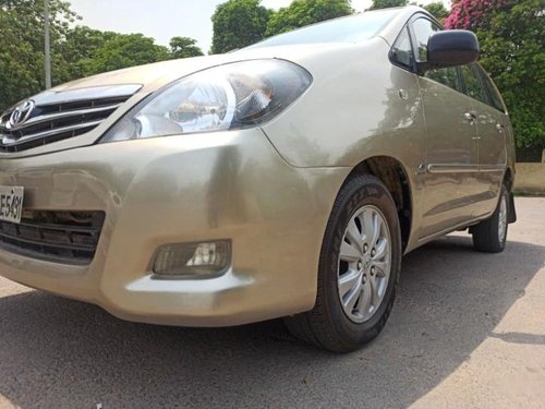 Toyota Innova 2.5 VX 7 STR 2010 MT for sale in New Delhi