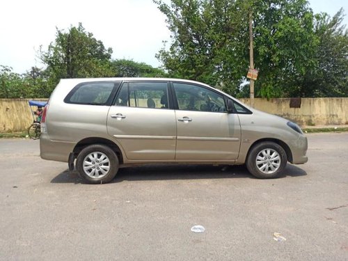 Toyota Innova 2.5 VX 7 STR 2010 MT for sale in New Delhi