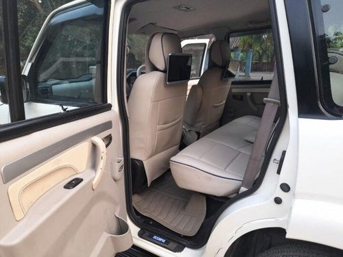 Used 2015 Mahindra Scorpio S10 7 Seater MT for sale in New Delhii