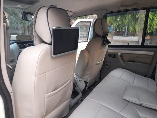 Used 2015 Mahindra Scorpio S10 7 Seater MT for sale in New Delhii