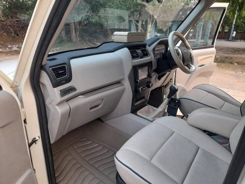 Used 2015 Mahindra Scorpio S10 7 Seater MT for sale in New Delhii