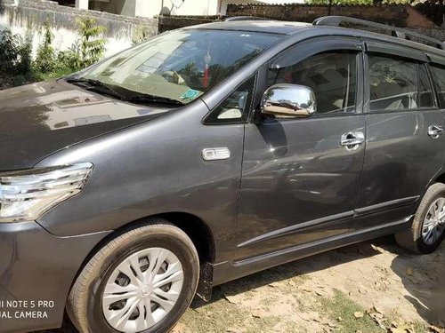 Toyota Innova 2.5 G BS III 7 STR, 2016, Diesel MT in Patna