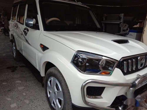 Mahindra Scorpio S6 Plus, 2016, Diesel MT in Patna