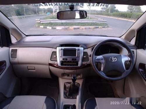 Toyota Innova 2014 MT for sale in Anand