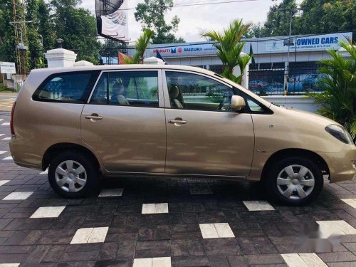 Toyota Innova 2.5 GX 7 STR, 2006, Diesel MT in Kottayam