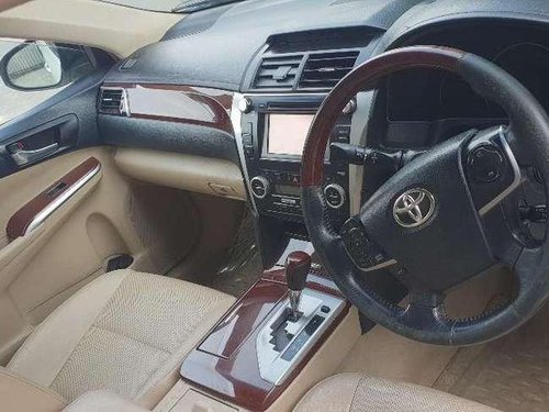 Toyota Camry W2 Automatic, 2014, Petrol AT in Noida