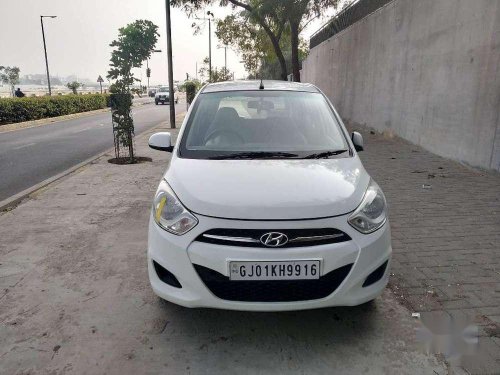 Hyundai i10 Magna 2011 MT for sale in Ahmedabad 