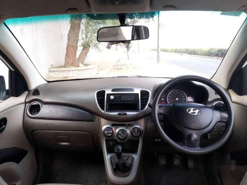 Hyundai i10 Magna 2011 MT for sale in Ahmedabad 