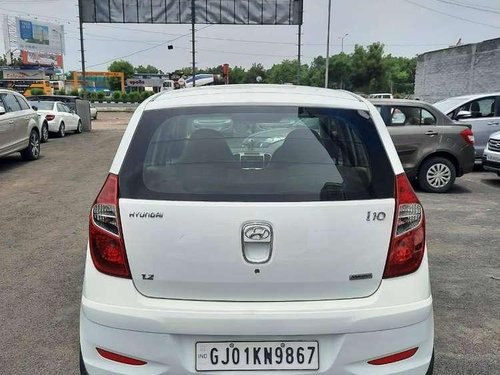 Hyundai i10 Magna 2011 MT for sale in Ahmedabad 