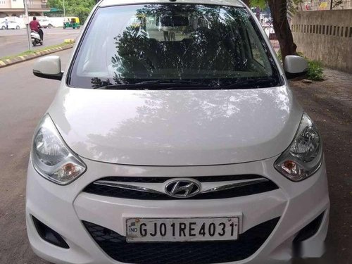 Hyundai i10 Magna 2013 MT for sale in Ahmedabad 