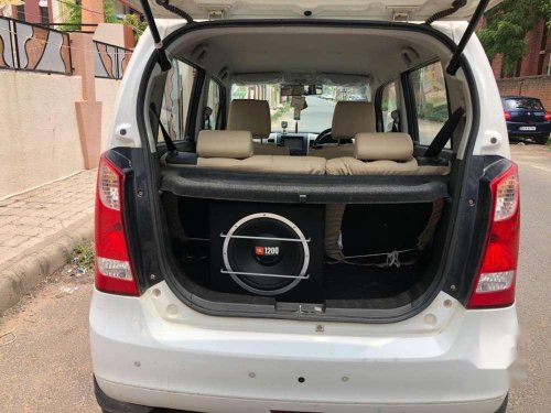 2016 Maruti Suzuki Wagon R VXI MT in Ahmedabad 