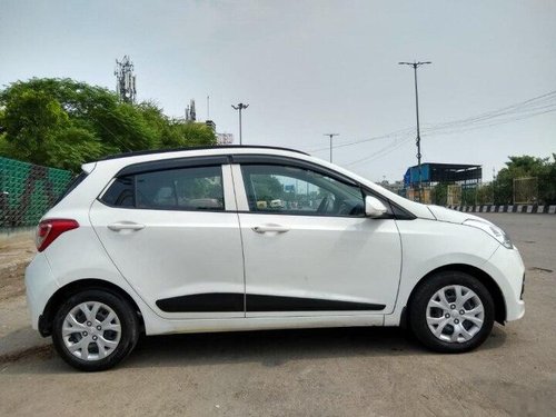 Used Hyundai Grand i10 Sportz 2015 MT for sale in New Delhi