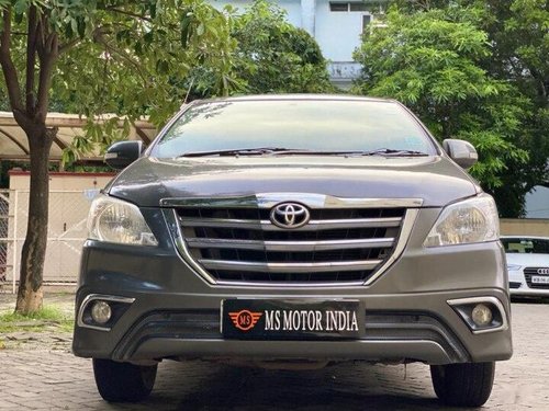 Used Toyota Innova 2014 MT for sale in Kolkata