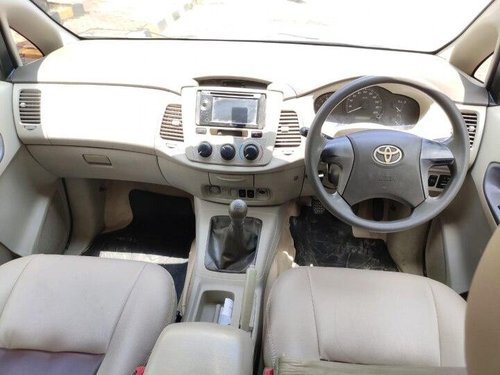 Toyota Innova 2.5 G (Diesel) 8 Seater 2012 MT in Mumbai 
