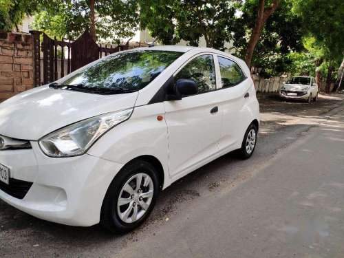 Used Hyundai Eon Magna 2012 MT in Ahmedabad 