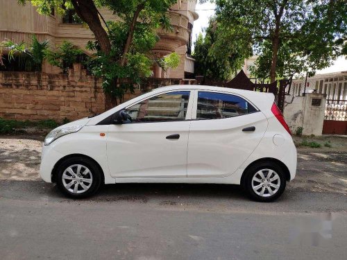 Used Hyundai Eon Magna 2012 MT in Ahmedabad 