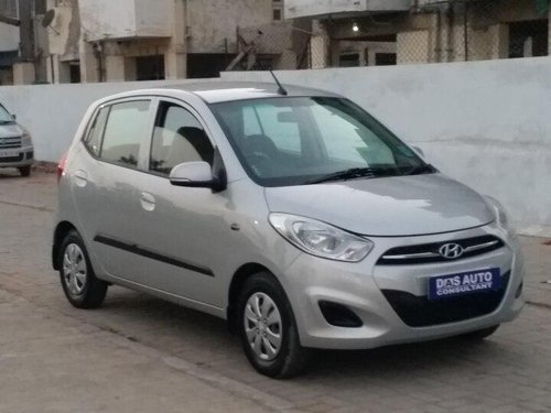 Hyundai i10 Magna 1.2 2011 MT for sale in Ahmedabad 