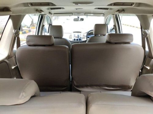 Toyota Innova 2.5 G (Diesel) 8 Seater 2012 MT in Mumbai 