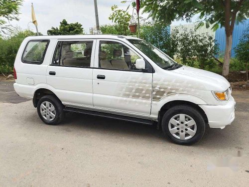 Used Chevrolet Tavera 2015 MT for sale in Surat