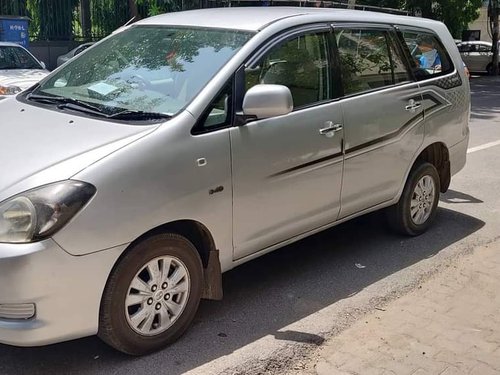 Used Toyota innova V Model 2011