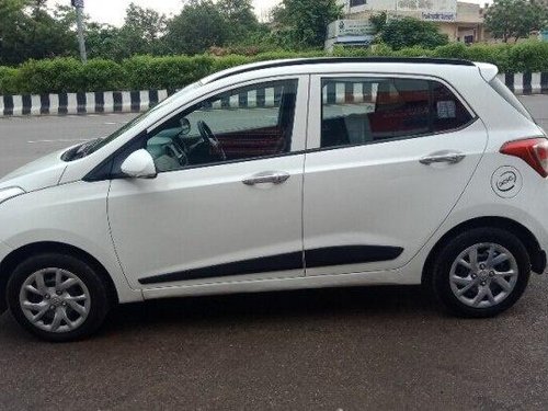 Hyundai Grand i10 1.2 CRDi Sportz Option 2017 MT in Jaipur 