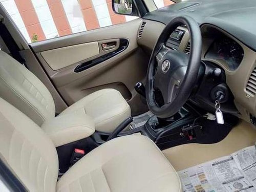 Toyota Innova 2.5 G4 8 STR, 2015, Diesel MT in Coimbatore