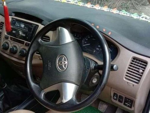 Toyota Innova 2.5 GX 8 STR BS-IV LTD, 2015, Diesel MT in Guwahati