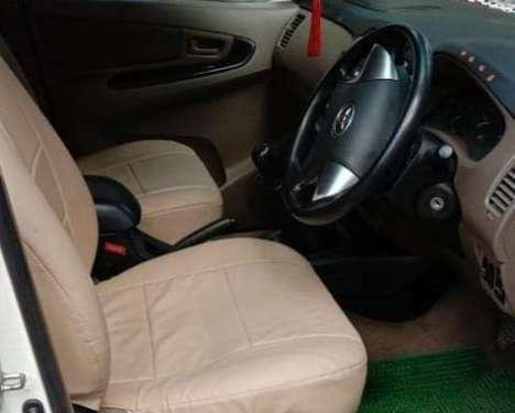 Toyota Innova 2.5 GX 8 STR BS-IV LTD, 2015, Diesel MT in Guwahati