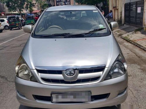 Toyota Innova 2.5 G 8 STR BS-III, 2006, Diesel MT in Surat