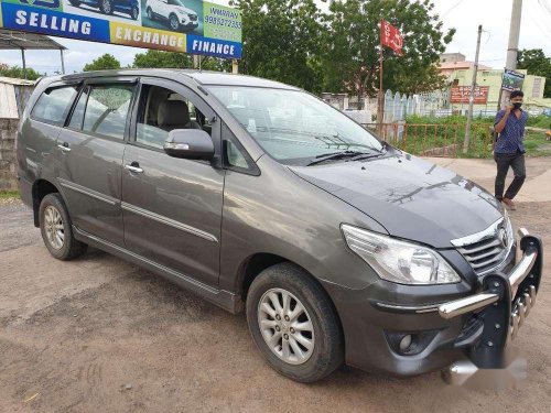 Toyota Innova 2.0 V, 2012, Diesel MT for sale in Guntur