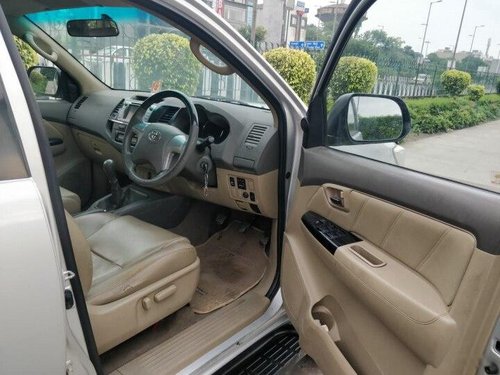 2013 Toyota Fortuner 4x2 Manual MT for salein New Delhi