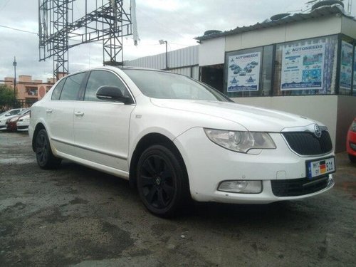 2010 Skoda Superb 2016-2020 Elegance 1.8 TSI AT in Pune