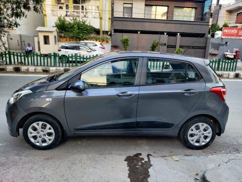 Hyundai i10 Magna 2015 MT for sale in New Delhi