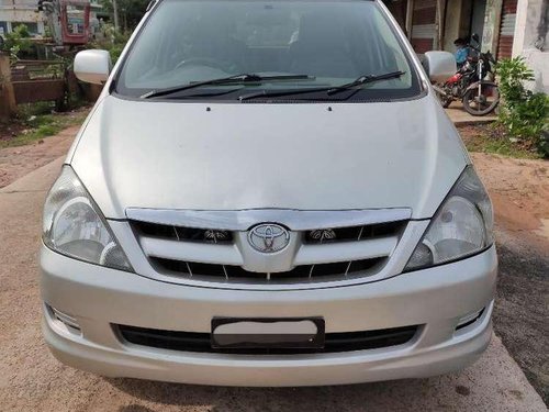 Toyota Innova 2.5 G 7 STR BS-III, 2008, Diesel MT in Rajahmundry