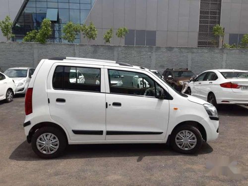 Maruti Suzuki Wagon R LXI, 2011 MT for sale in Rajkot 