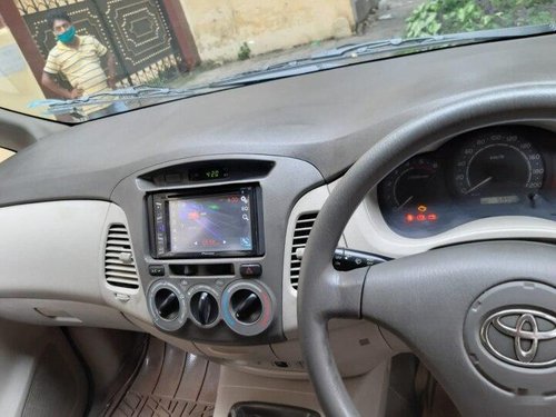 Used 2010 Toyota Innova MT for sale in Kolkata 